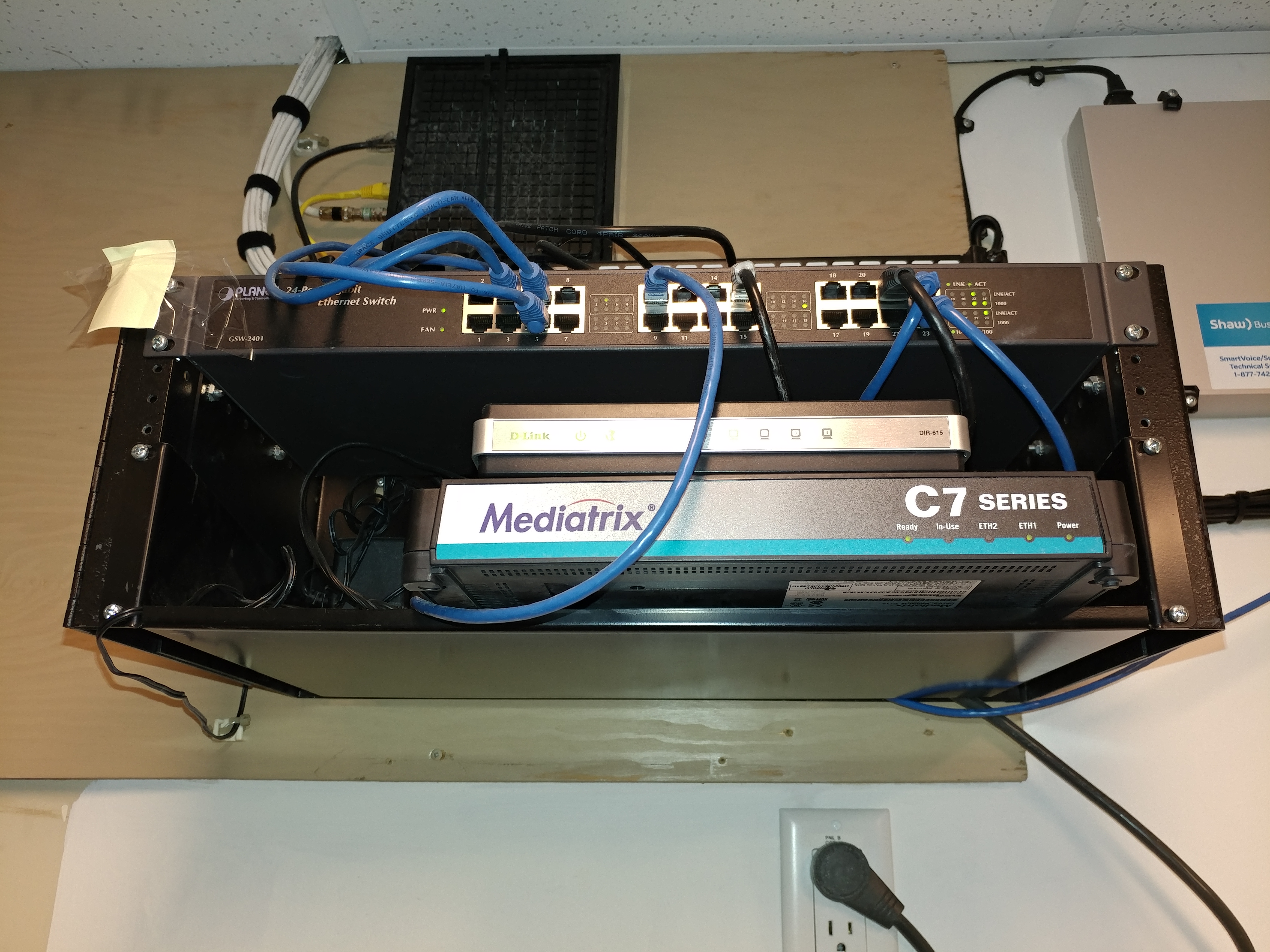 Ethernet switch, Internet router, and VOIP gateway setup